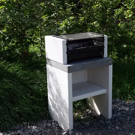 Nyaraló Lessilou