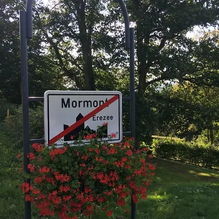 Nyaraló Lessilou Mormont